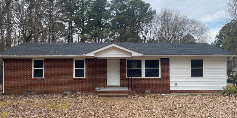 Holly Springs House: 1617 N Main St