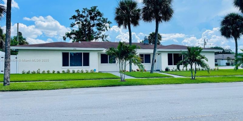 Lauderhill House: 2770 NW 58th Terrace