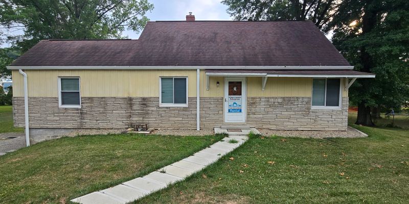 Valencia House: 302 South Dr