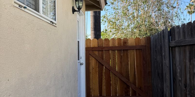 Los Angeles House: 20029 Ingomar St