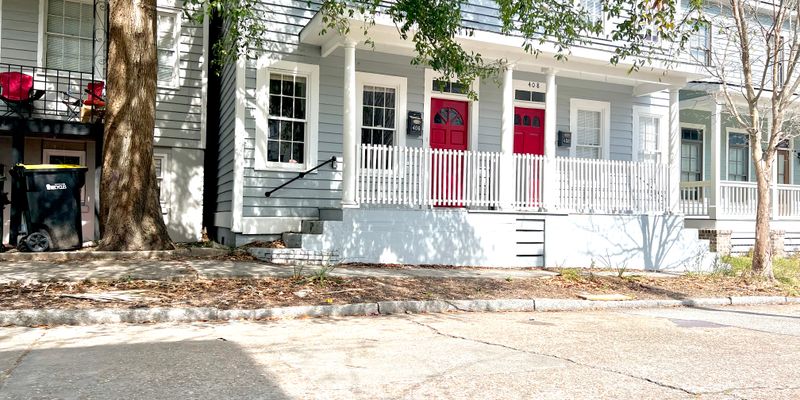 Savannah House: 406 E 31st St