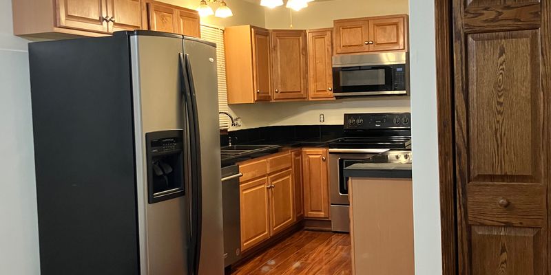 Macon House: 816 Locust St
