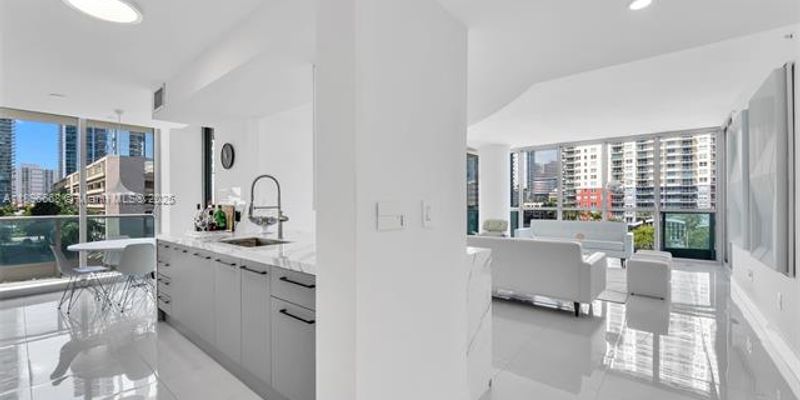 Miami Condo: 1331 Brickell Bay Dr