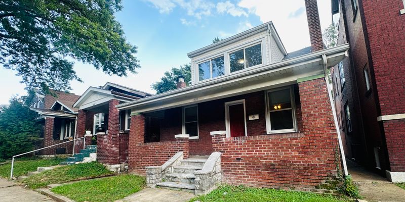 St. Louis House: 3642 Montana St