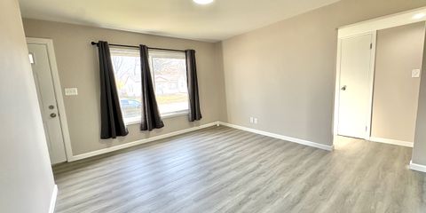 24833Lauren - 3.jpeg