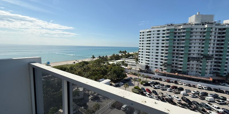 Miami Apartment: 5313 Collins Ave