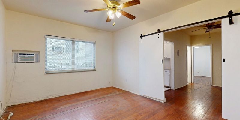 Miami Beach Apartment: 1335 Drexel Ave