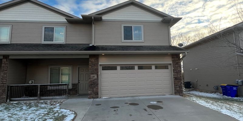 North Liberty House: 55 Jaro Way