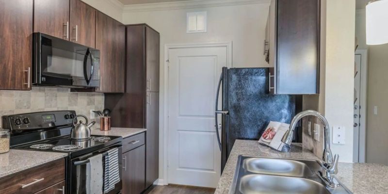 Houston Apartment: 738 Durham Dr