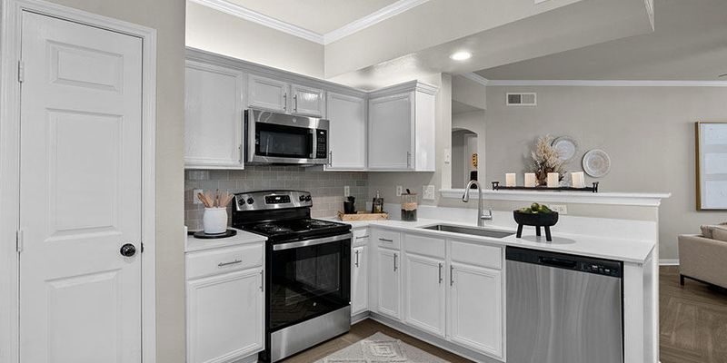 Houston Apartment: 558 Kingwood Dr