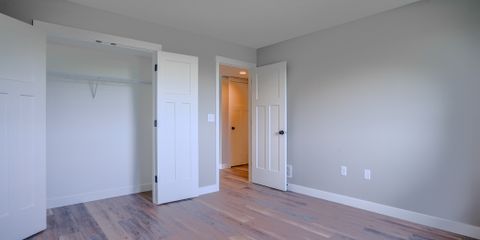 127KinsleyBedroom4-2.jpg