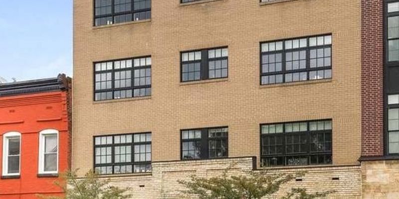 Washington House: 1515 11th St NW