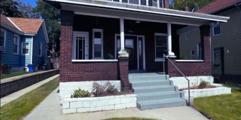 Cincinnati House: 6515 Vine St