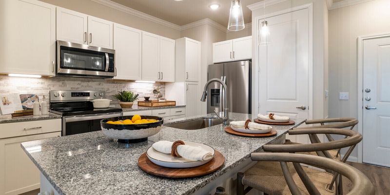 Conroe Apartment: 3727 W Davis St