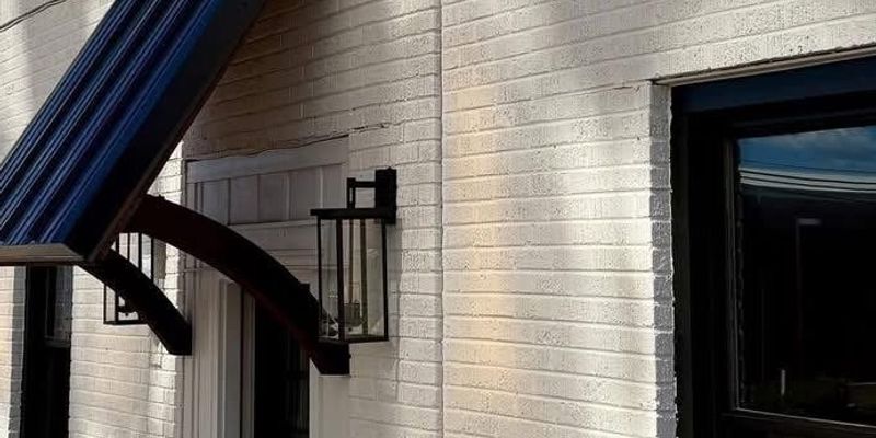 Harrisburg Apartment: 105 E Poplar St