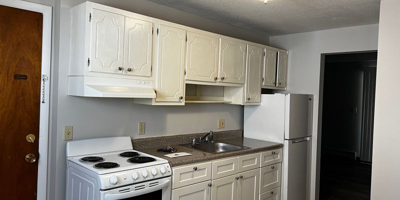 Marlborough Apartment: 17 Cross St