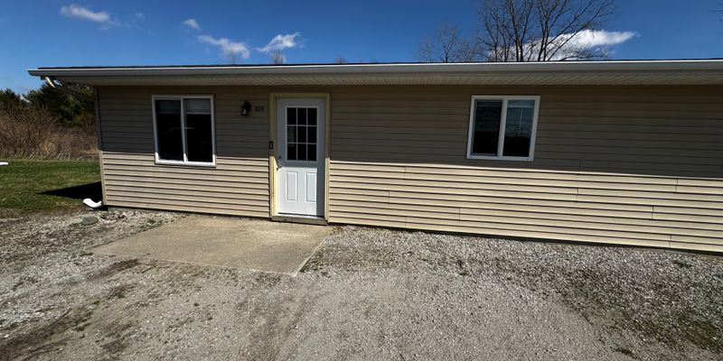 Pierceton Apartment: 7028 E Heritage Dr