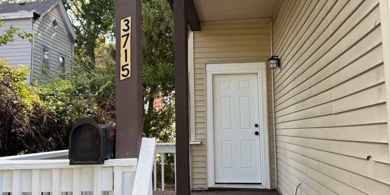 Cincinnati Apartment: 3715 Dina Ave