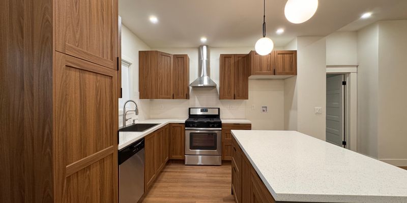 Stockton House: 814 W Poplar St