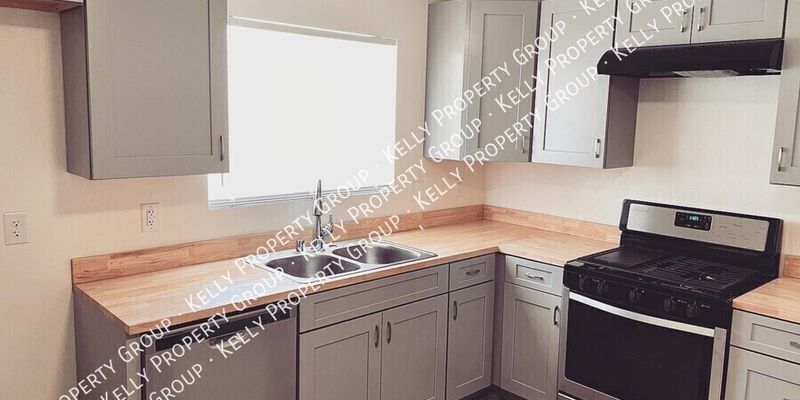 Palmdale Apartment: 524 E Ave Q-12