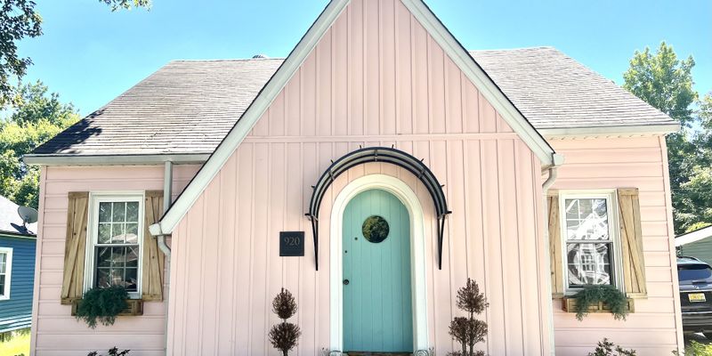 Clarksville House: 920 Crossland Ave