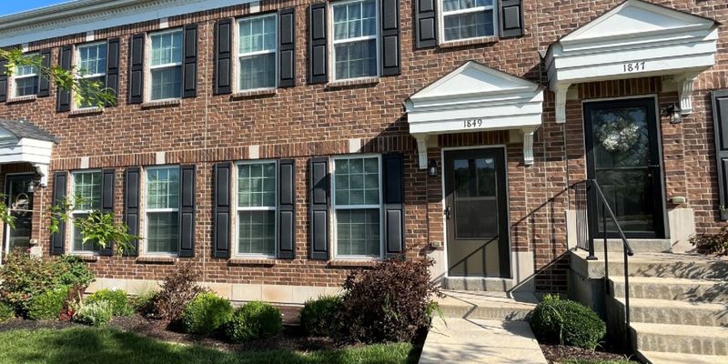 St. Louis House: 1849 Basston Dr