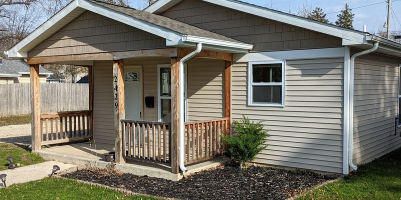 Fort Wayne House: 2429 Dodge Ave