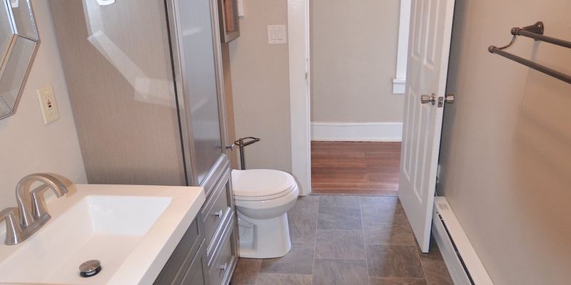 Brazil Apartment: 301 N Franklin St