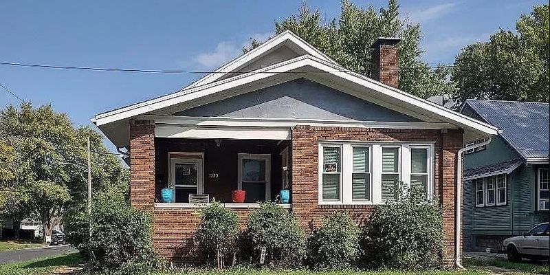 Peoria House: 1023 W Columbia Terrace