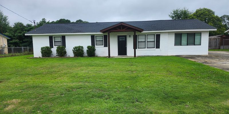 Warner Robins House: 1206 Heflund Ave