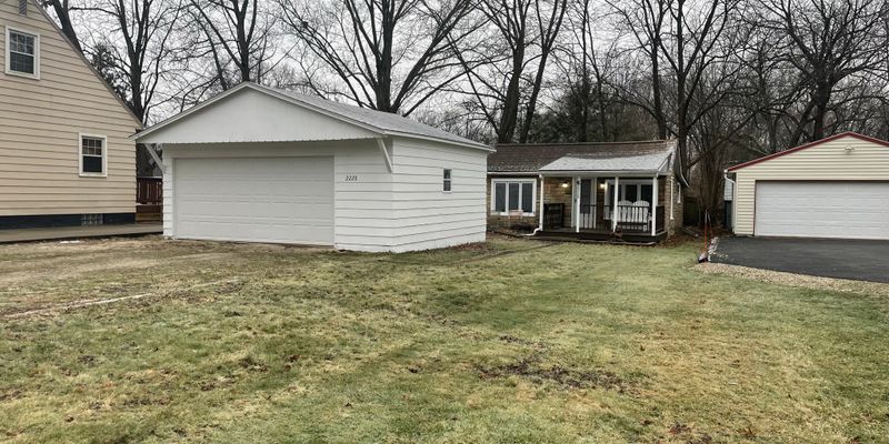 Cuyahoga Falls House: 2228 Liberty St