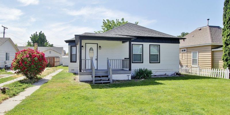 Nampa House: 616 9th Ave S.