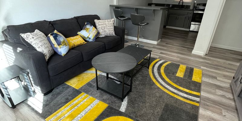 Ridgecrest Apartment: 519 E Ridgecrest Blvd