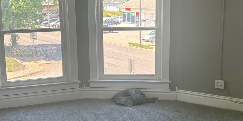 Fort Wayne Apartment: 201 E Woodland Ave