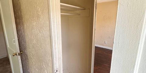 Closet.jpg