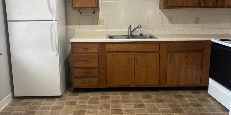 Bonner Springs Apartment: Cornell Ave