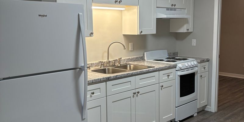 Kingsport Apartment: 3953 Kent St