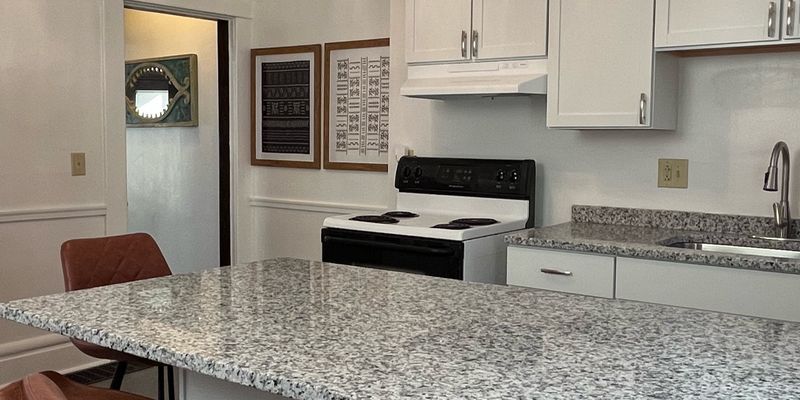 Columbus House: 726 Kerr St