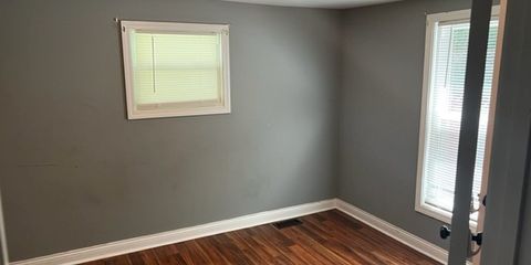 bedroom1.jpg
