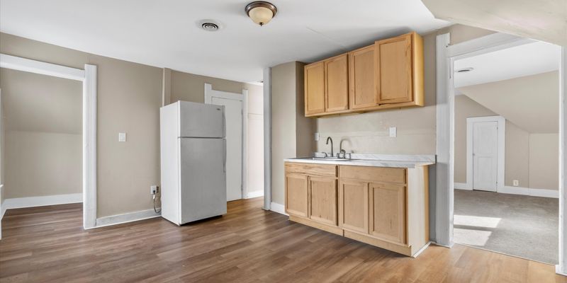 Milwaukee Apartment: 2765 N 26th St