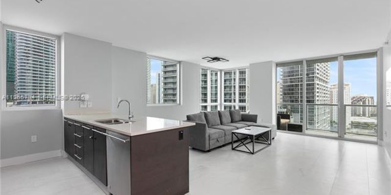 Miami Condo: 500 Brickell Ave