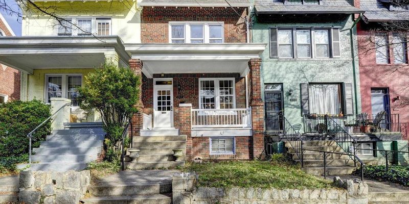 Washington Townhome: 2417 Tunlaw Road Northwest