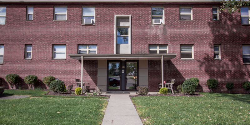 Pleasant Hills Apartment: 90 Clover Drive