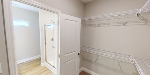 1004-Moen-Loop-Master-Closet (1).jpg
