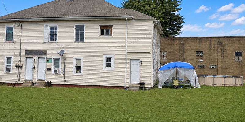 Steubenville Apartment: 255 S 5th St