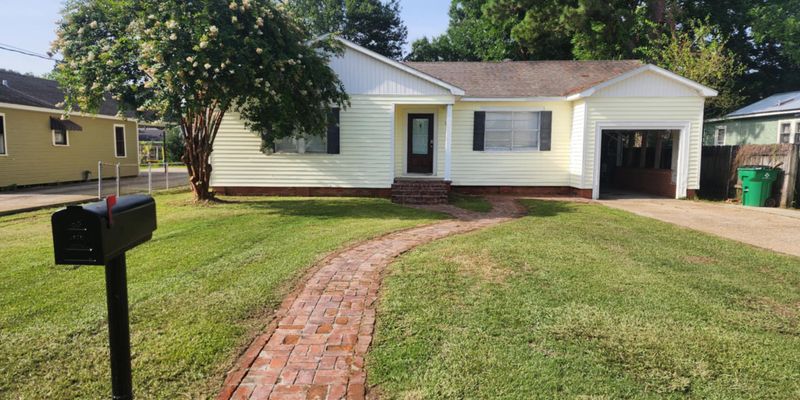 Jennings House: 515 Ledoux St