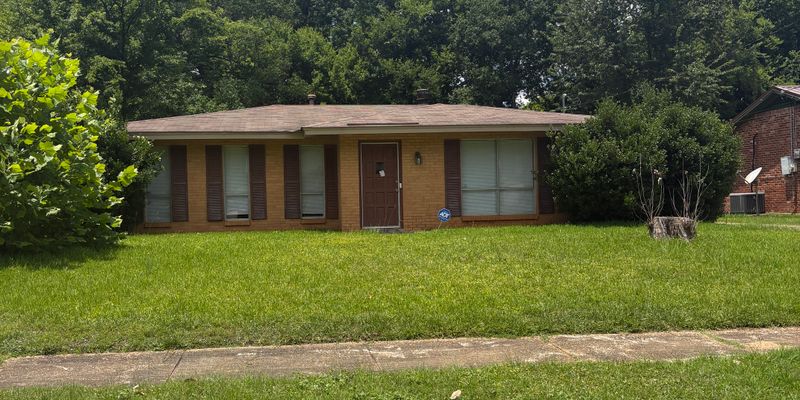 Montgomery House: 321 Sultan Ct