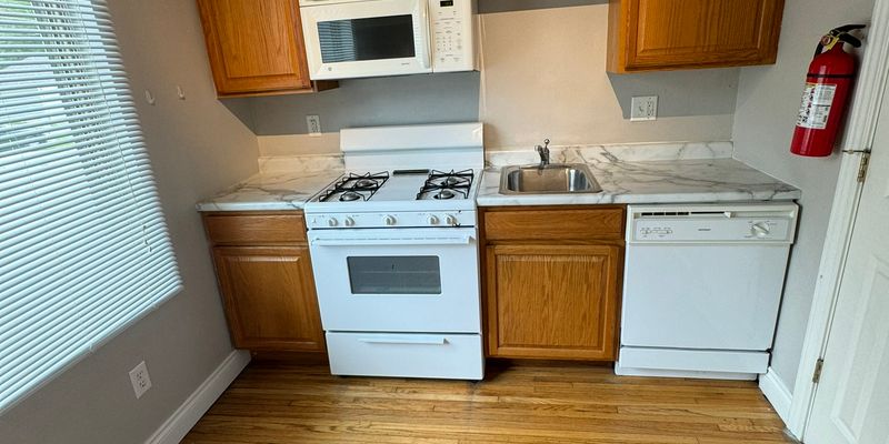 Iowa City Apartment: 210 E Davenport St