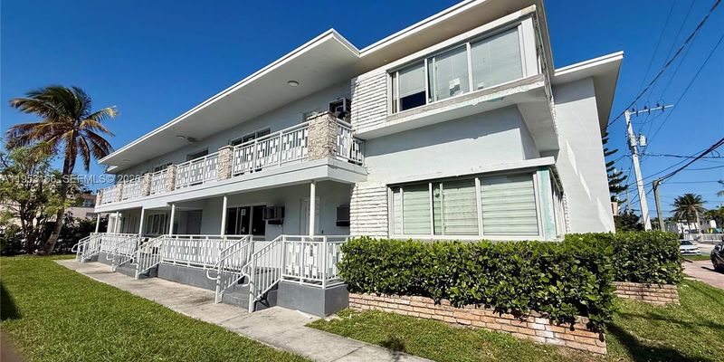 Miami Beach Apartment: 7600 Dickens Ave
