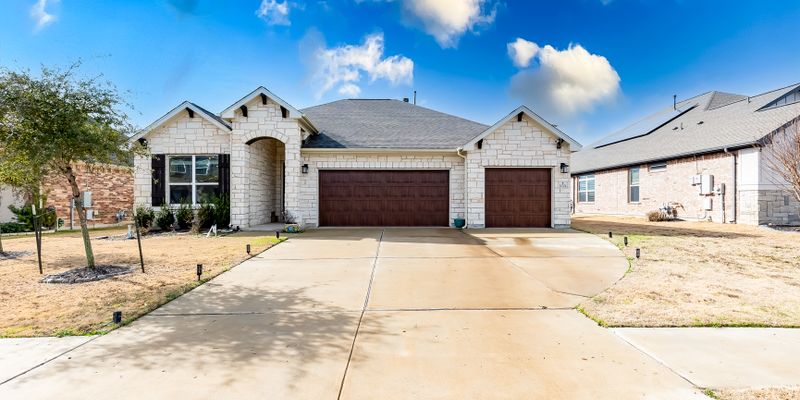 Pflugerville House: 16704 Borromeo Ave